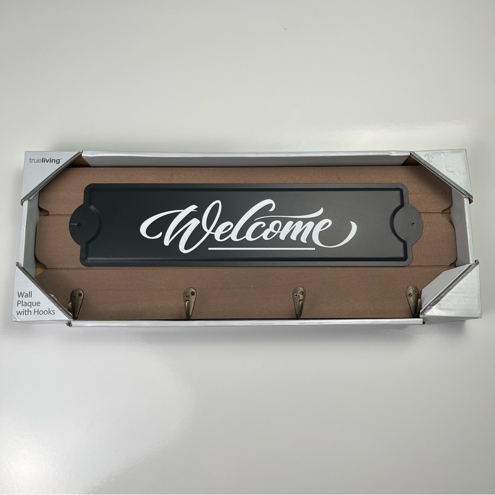 Welcome Hanging Key Holder Wall Sign New in Box.